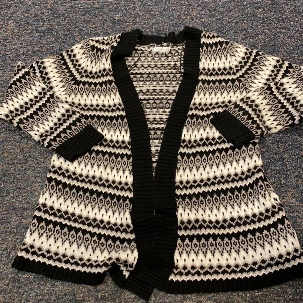 Croft & Barrow Black and white open cardigan sz. L